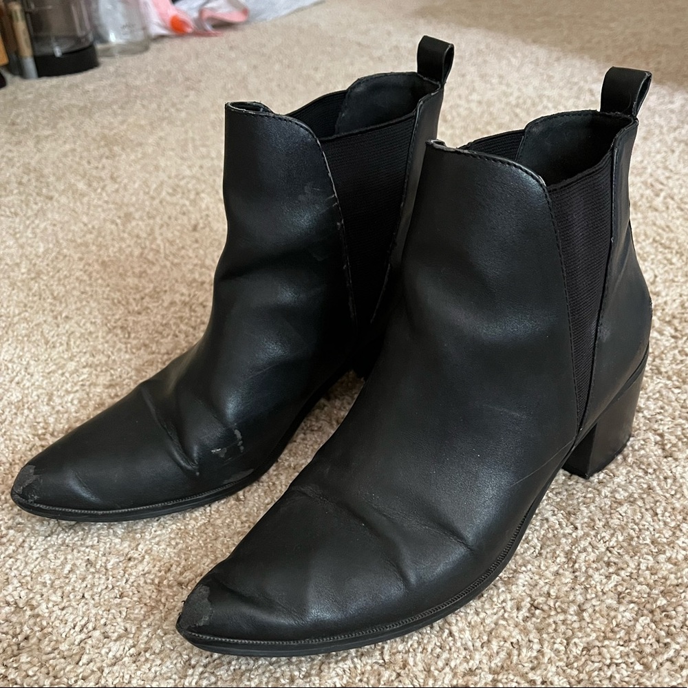 Pointed Chelsea Boots